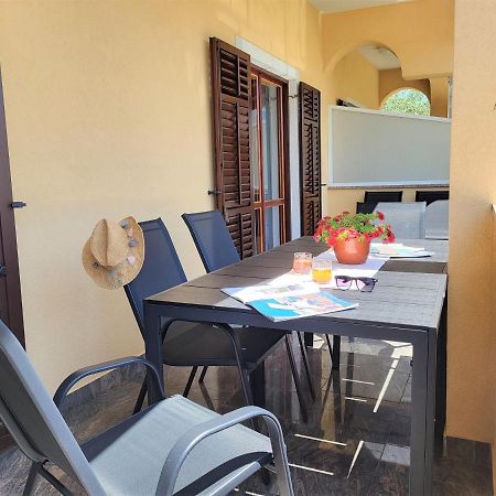 Cozy Apartment Mandula เวอร์ซาร์ ภายนอก รูปภาพ
