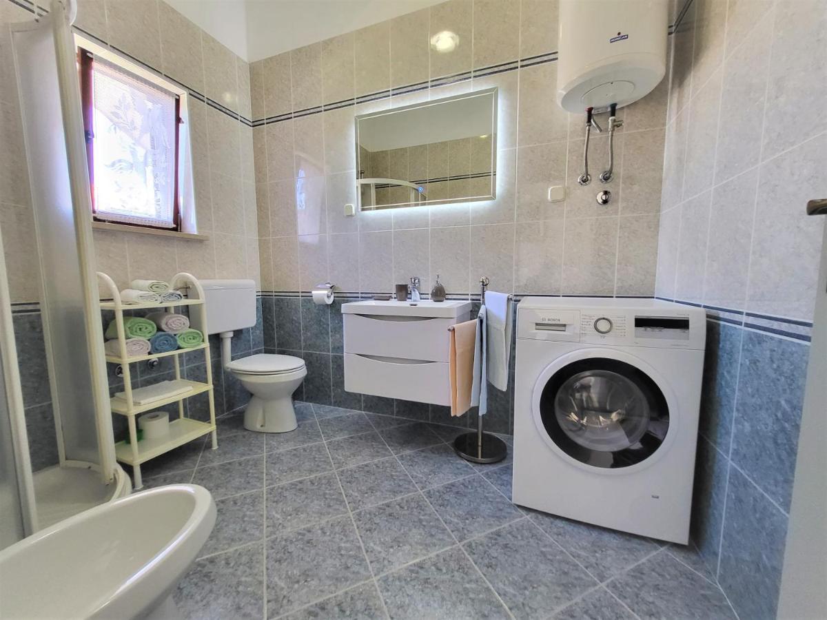 Cozy Apartment Mandula เวอร์ซาร์ ภายนอก รูปภาพ