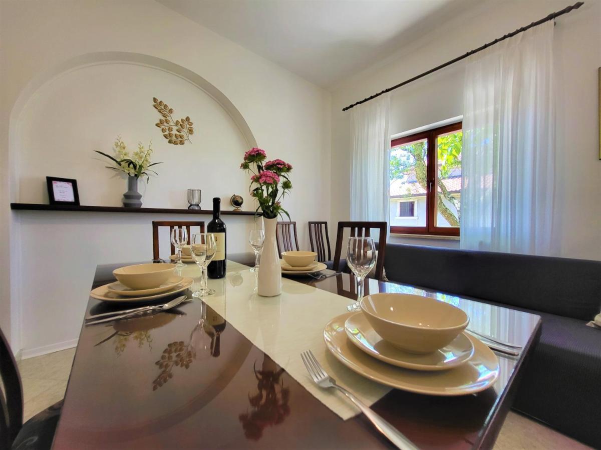 Cozy Apartment Mandula เวอร์ซาร์ ภายนอก รูปภาพ