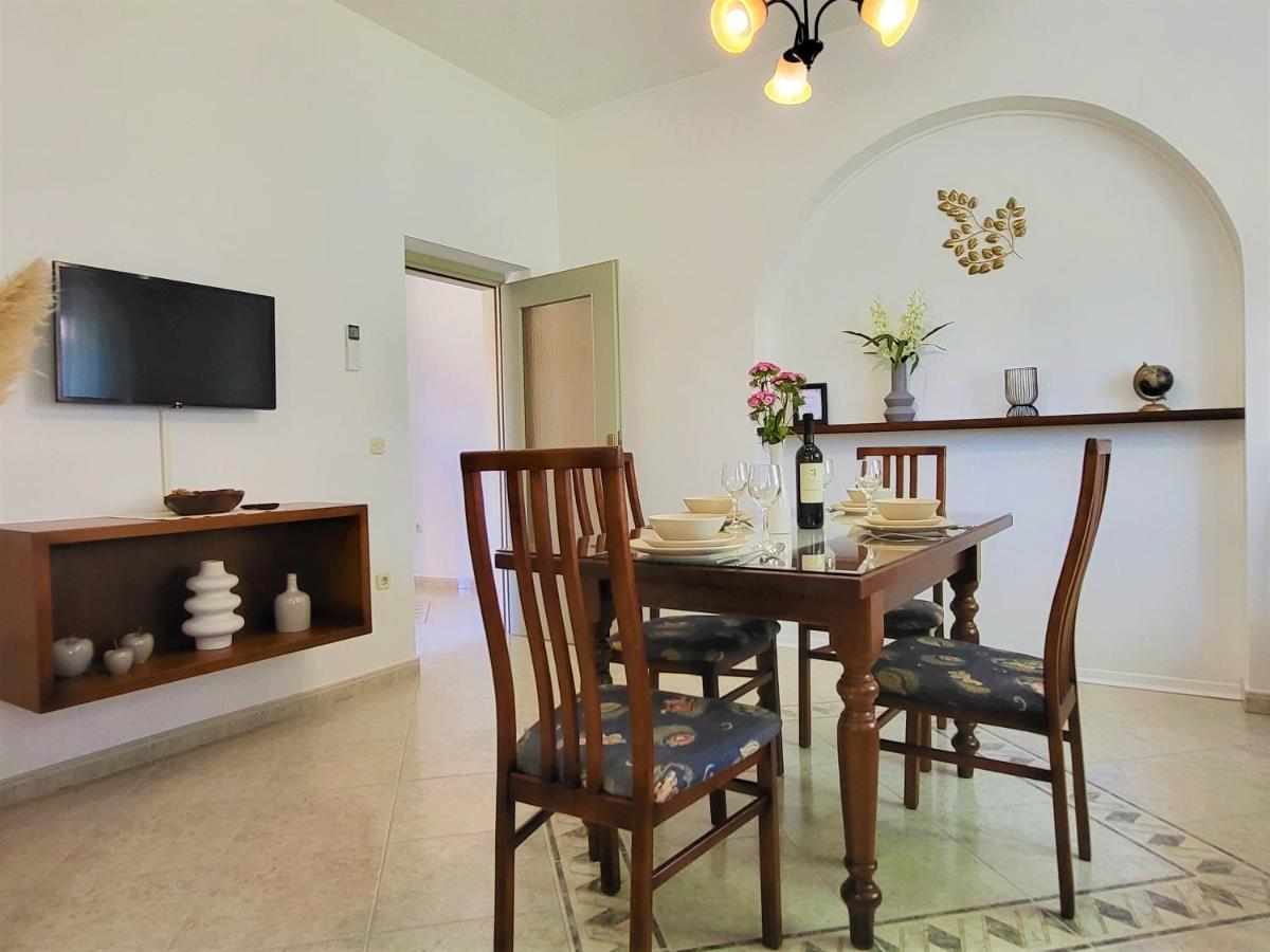 Cozy Apartment Mandula เวอร์ซาร์ ภายนอก รูปภาพ