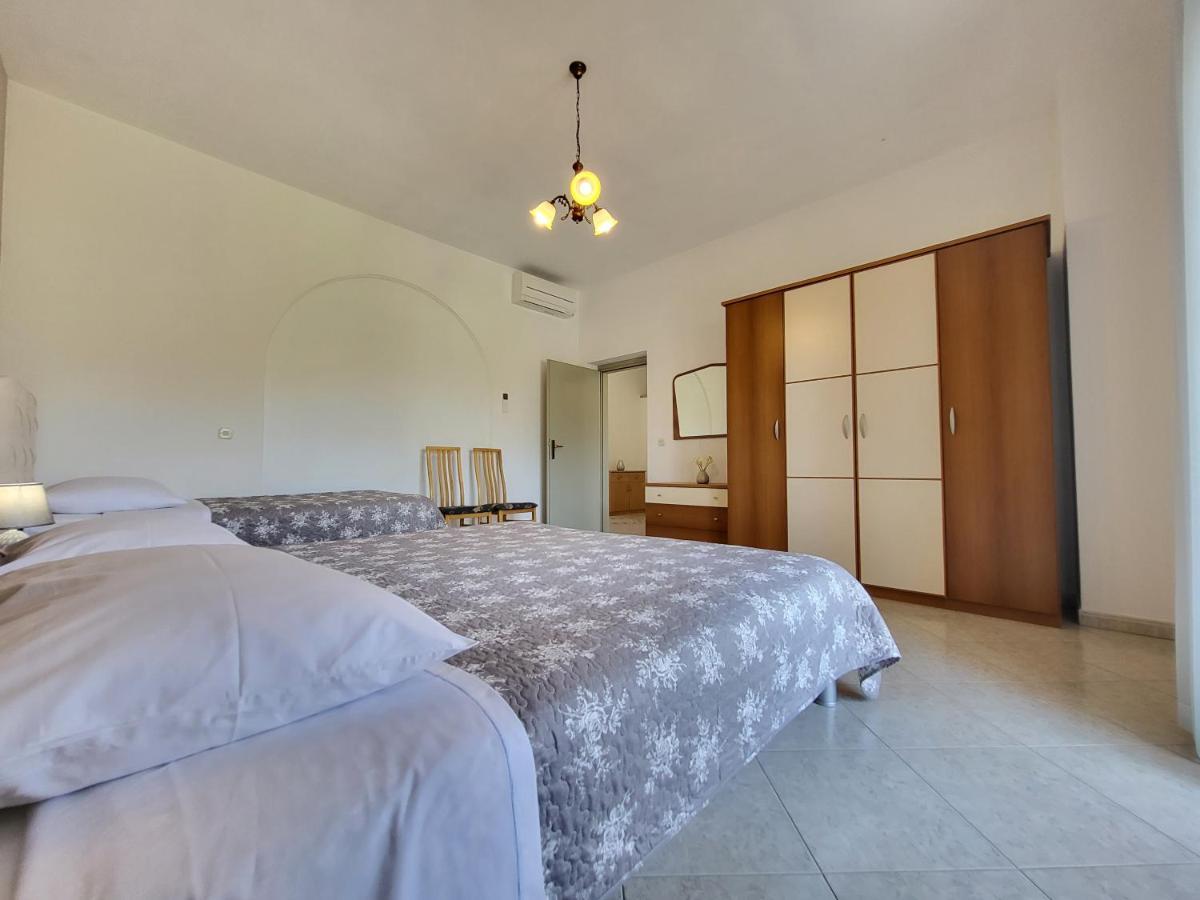 Cozy Apartment Mandula เวอร์ซาร์ ภายนอก รูปภาพ