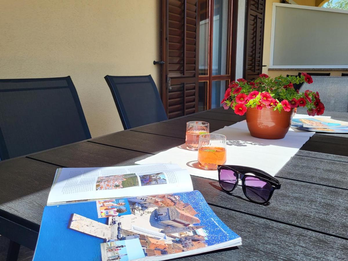 Cozy Apartment Mandula เวอร์ซาร์ ภายนอก รูปภาพ