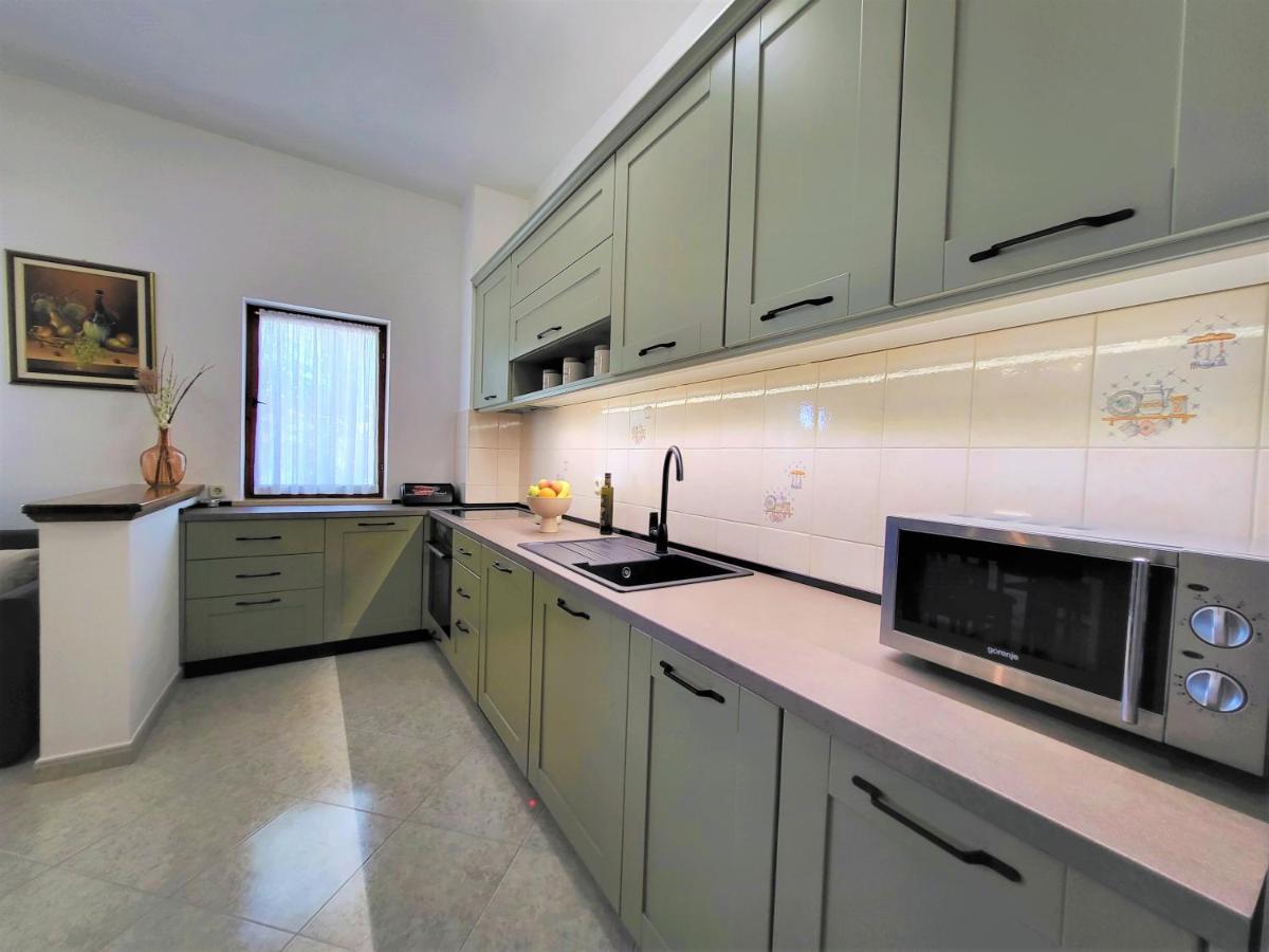 Cozy Apartment Mandula เวอร์ซาร์ ภายนอก รูปภาพ