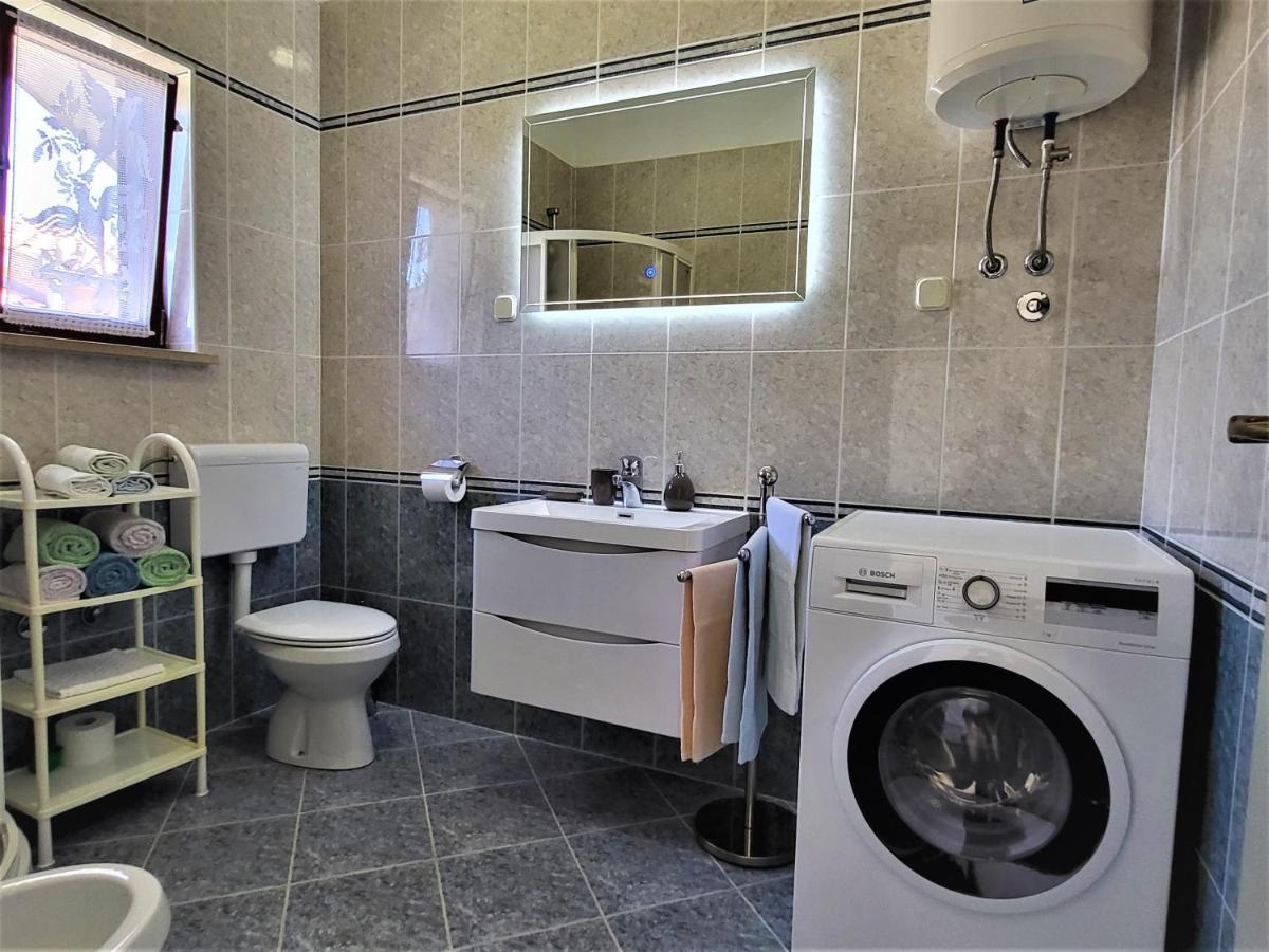 Cozy Apartment Mandula เวอร์ซาร์ ภายนอก รูปภาพ